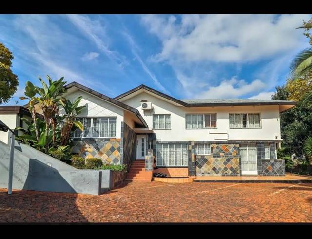 BUSINESS FOR SALE IN MUCKLENEUK